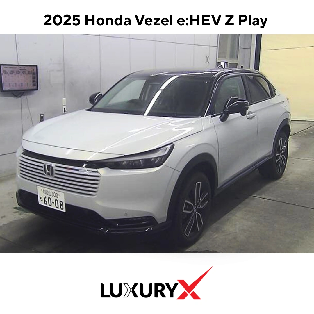 2025 Honda Vezel e:HEV Z Play Package – Dual Tone Hybrid SUV (Pearl White/Black Roof, Japan)